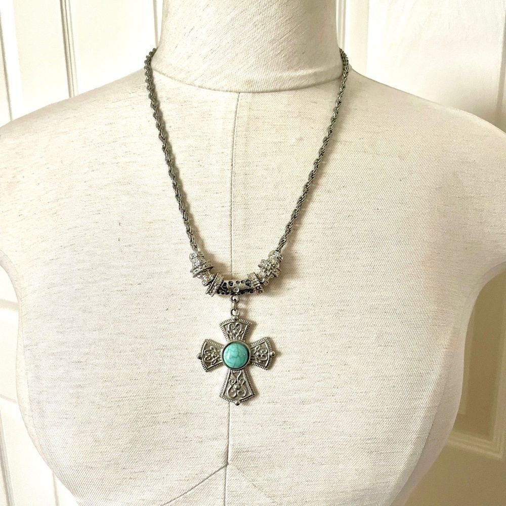 Silver tone cross Pendant necklace